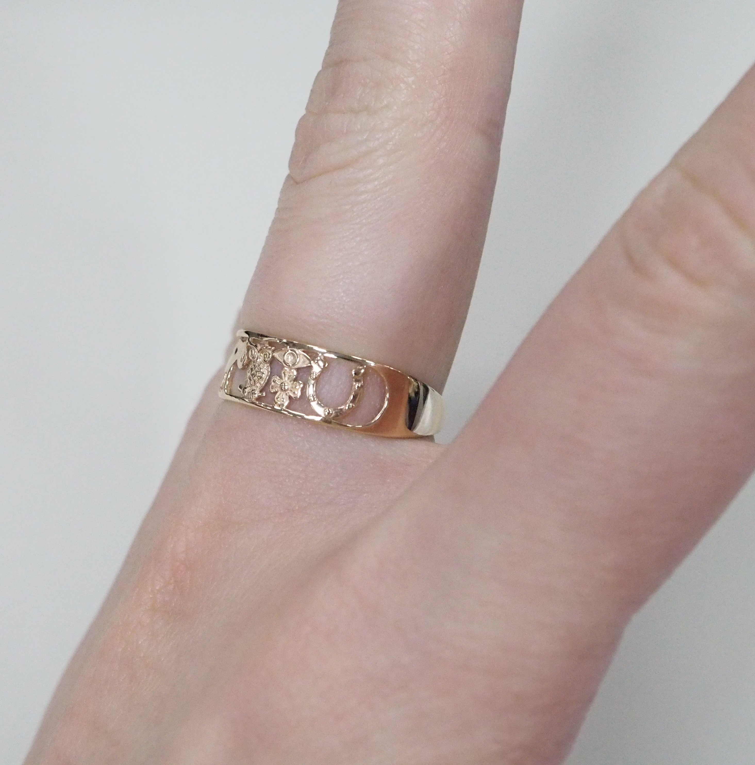 Кольцо из золота "Символы счастья и удачи"